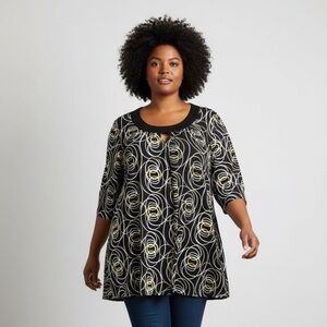 Penningtons airy, Flowy tunic  style top w 3/4 sleeves, keyhole at the neckline